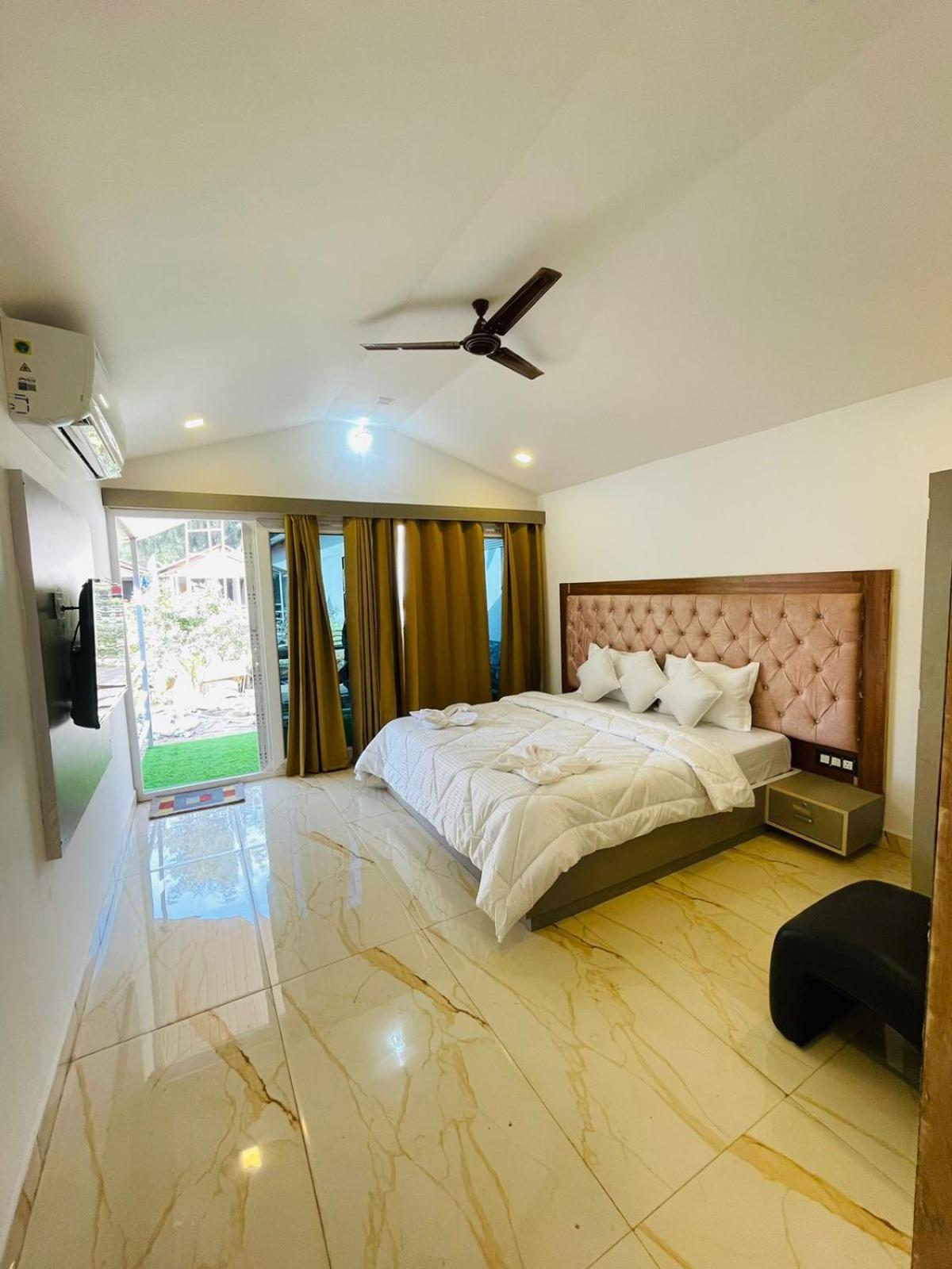 Resort Luxurious
